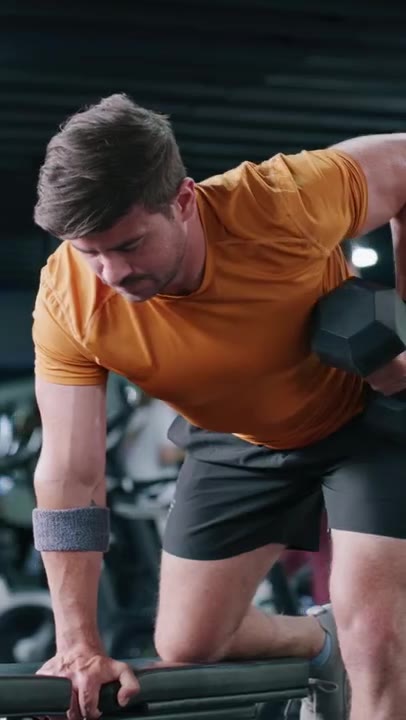 One-arm dumbbell row demo